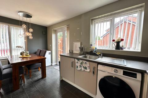 3 bedroom end of terrace house to rent, Constantine Way, Bilston WV14