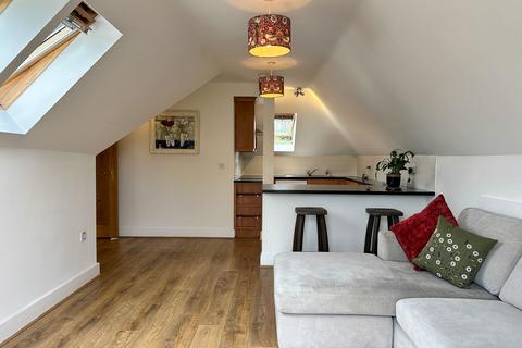 2 bedroom flat to rent, Eynsham Road, Botley, Oxford, OX2