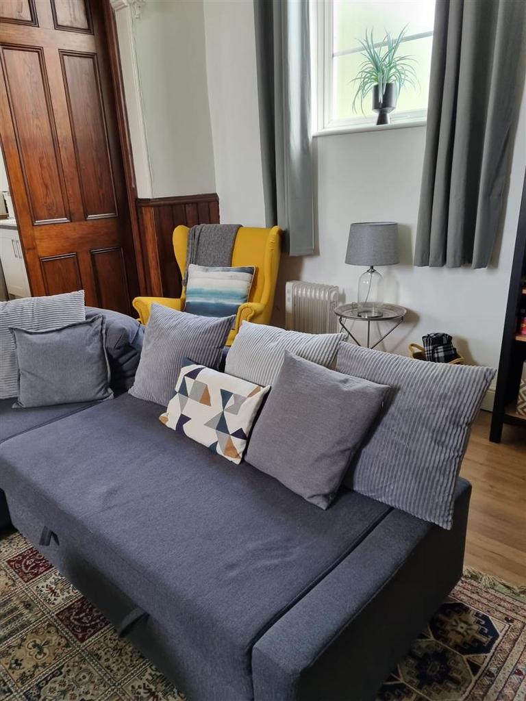 Lounge 6.jpg