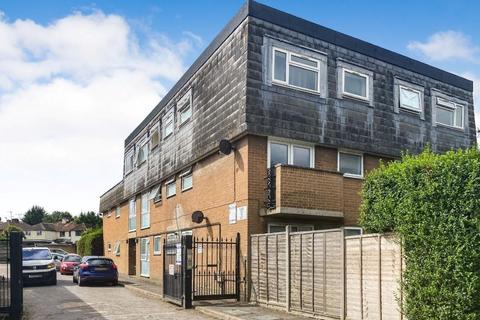 219 Dedworth Road, Windsor, SL4 4JW