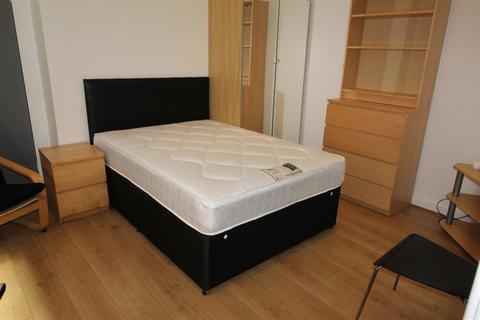 Studio to rent, Shakespeare Street, Coventry