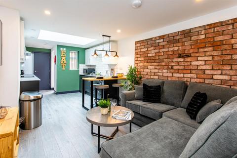 5 bedroom terraced house to rent, Dean Street, Ball Hill, Coventry
