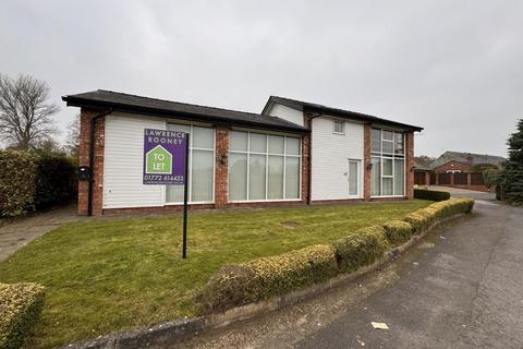 3 bedroom barn conversion to rent, Watersedge Drive, Rufford, Ormskirk