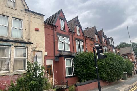 Studio to rent, Dewsbury Road, Leeds LS11