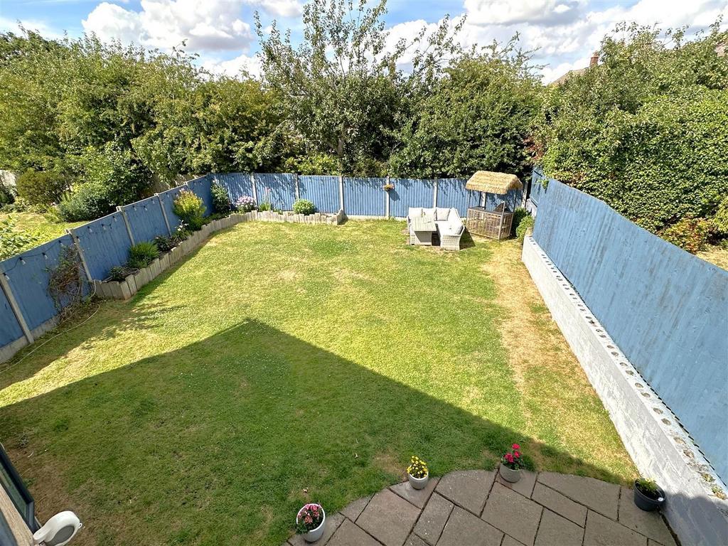 Large Private Garden 16.