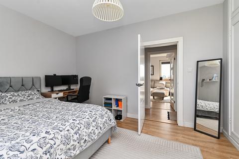 144/5 Granton Road, Edinburgh, EH5 3RF
