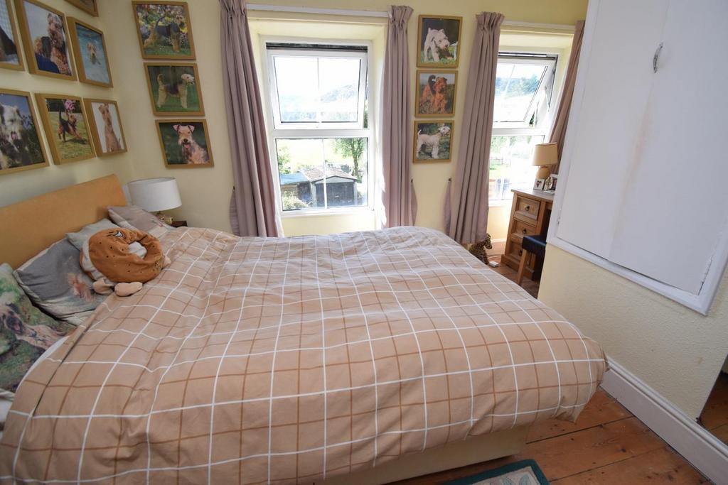 Bedroom 1.JPG