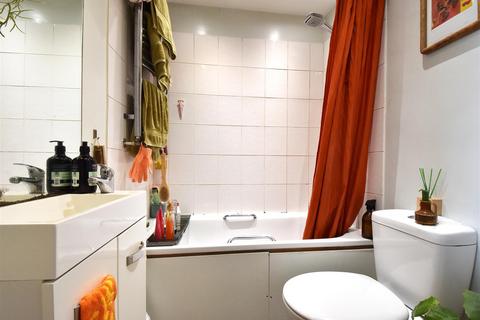 1 bedroom apartment for sale, 56 Thicket Road, London SE20