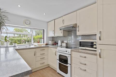 2 bedroom end of terrace house for sale, Gordon Road, Hailsham
