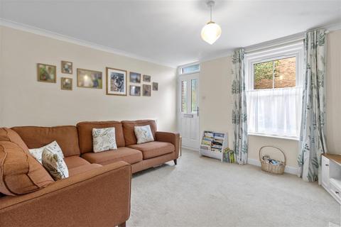 2 bedroom end of terrace house for sale, Gordon Road, Hailsham