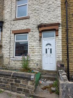 4 bedroom terraced house to rent, Rayleigh Street, BD4 7JR