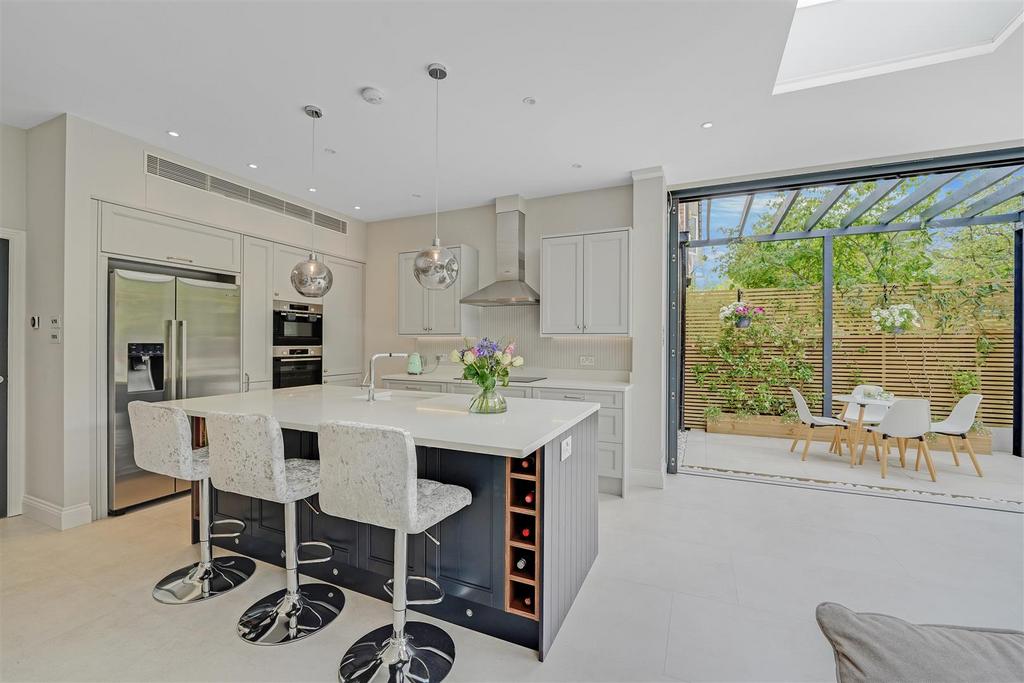 02-6fe283629-AP-J2 IZ6 V-9 Vallis Way-4.jpg