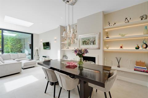 undefined, Vallis Way, London W13