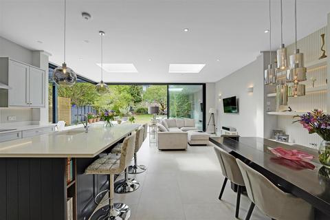 undefined, Vallis Way, London W13