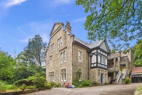 2 bedroom flat for sale, Park Road, Buxton