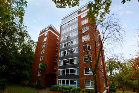 2 bedroom flat to rent, Lymer Avenue London SE19