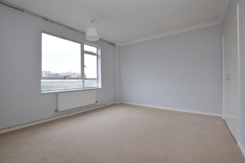 2 bedroom flat to rent, Lymer Avenue London SE19
