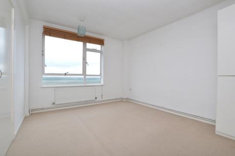 2 bedroom flat to rent, Lymer Avenue London SE19
