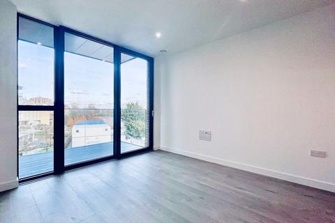 2 bedroom apartment to rent, Coster Avenue, London N4