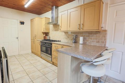 4 bedroom semi-detached house for sale, Barrows Lane, Yardley, Birmingham