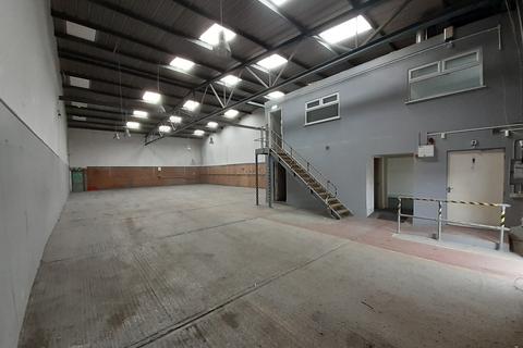 Warehouse to rent, 730 London Rd Grays RM20 3NL