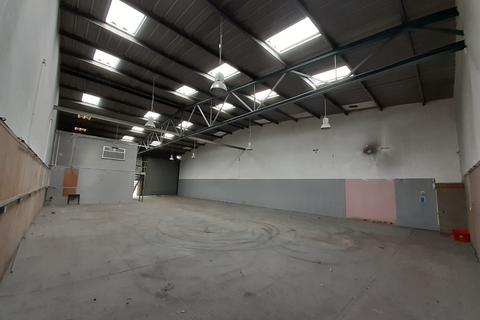 Warehouse to rent, 730 London Rd Grays RM20 3NL