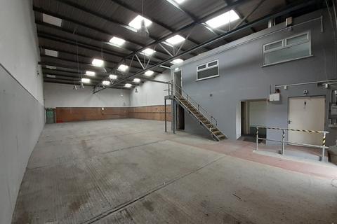 Warehouse to rent, 730 London Rd Grays RM20 3NL