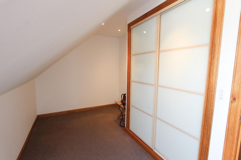Bedroom 5 / Study