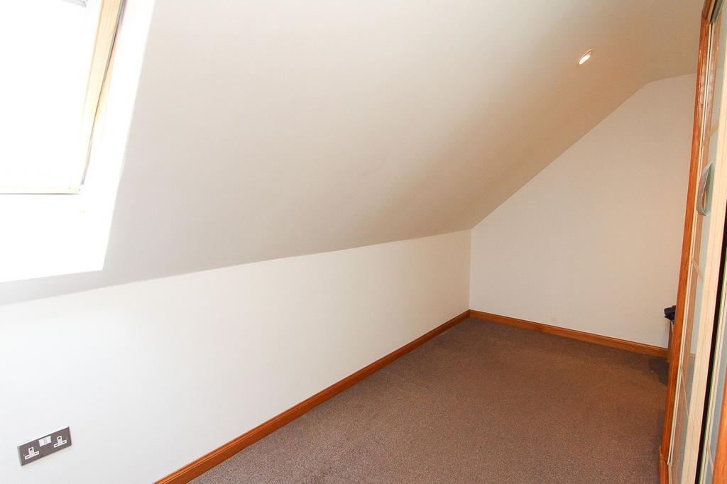 Bedroom 5 / Study