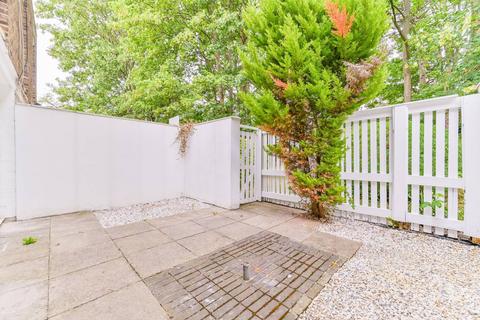 4 bedroom terraced house to rent, Hunters Way, East Croydon, Croydon, CR0