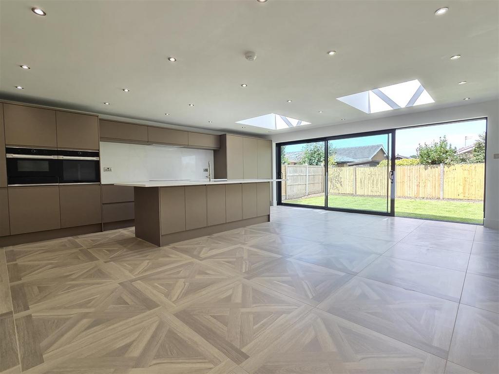 Open plan living/dining kitchen