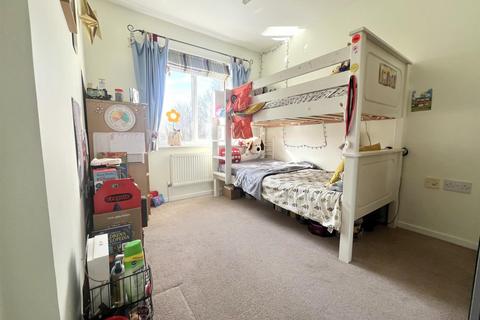 28 Quarles Park Road, Chadwell Heath, Romford, RM6 4DE
