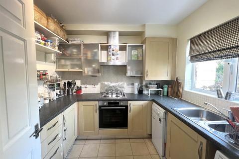 28 Quarles Park Road, Chadwell Heath, Romford, RM6 4DE