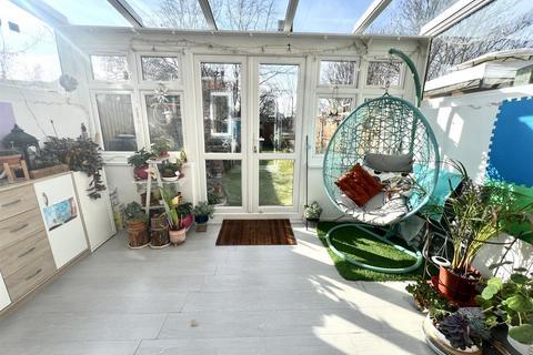 28 Quarles Park Road, Chadwell Heath, Romford, RM6 4DE