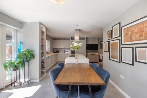 4 bedroom detached house for sale, Alleyn Gardens, Newcastle Upon Tyne NE20