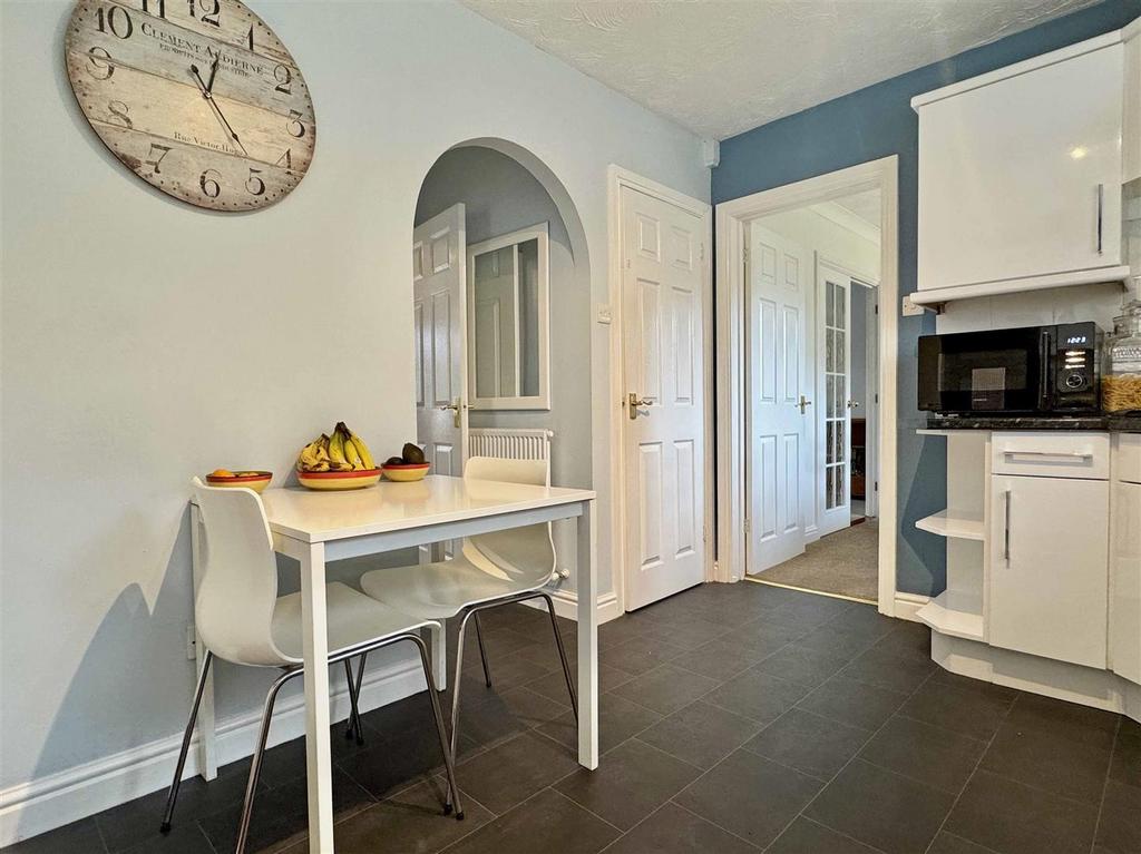 Breakfast Area.jpg