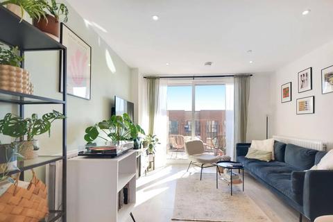1 bedroom apartment for sale, Lismore Boulevard, Colindale Gardens, Colindale, NW9