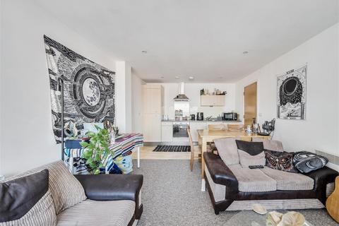 2 bedroom flat for sale, Waterfront Walk, Birmingham