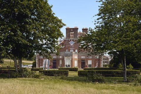 3 bedroom ground floor flat for sale, Waldershare House, Waldershare, Kent
