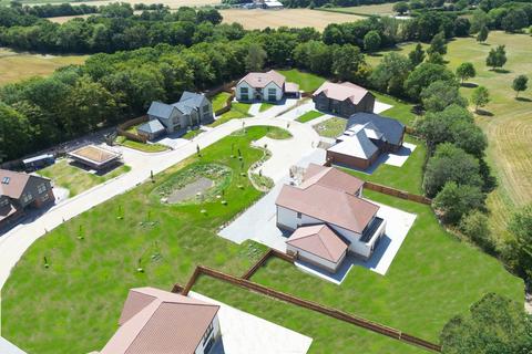 4 bedroom detached house for sale, The Sherwoods, Dagwood Lane, CM15