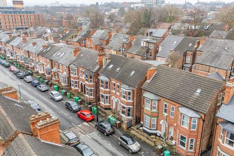 8 bedroom terraced house for sale, Kimbolton Avenue, Nottingham, NG7