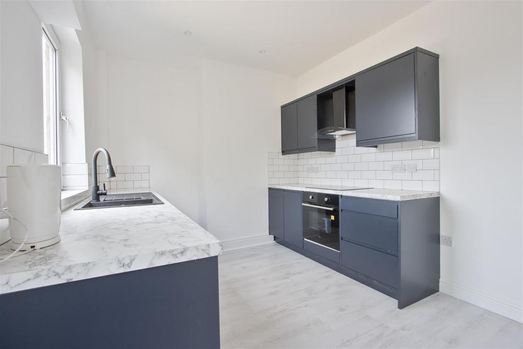 Kitchen 2.jpg