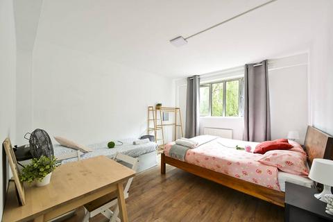 2 bedroom flat for sale, Edgware Road, St John's Wood, London, W2