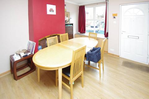2 bedroom terraced house to rent, Ridge Street, Watford, WD24