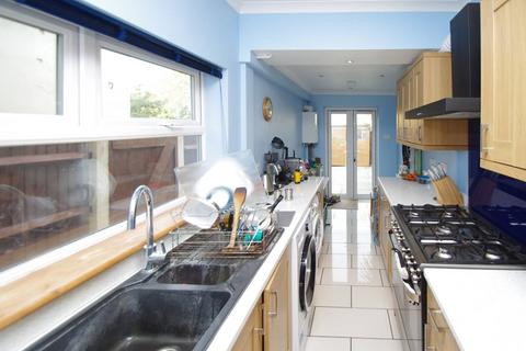 2 bedroom terraced house to rent, Ridge Street, Watford, WD24