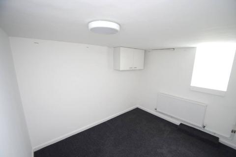 2 bedroom terraced house to rent, Sotheron Road, Watford, WD17