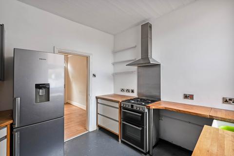 2 bedroom terraced house to rent, Rosslyn Street, Clifton Green, York, YO30