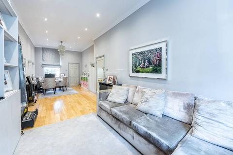 Cheyne Gardens, Chelsea, London, SW3