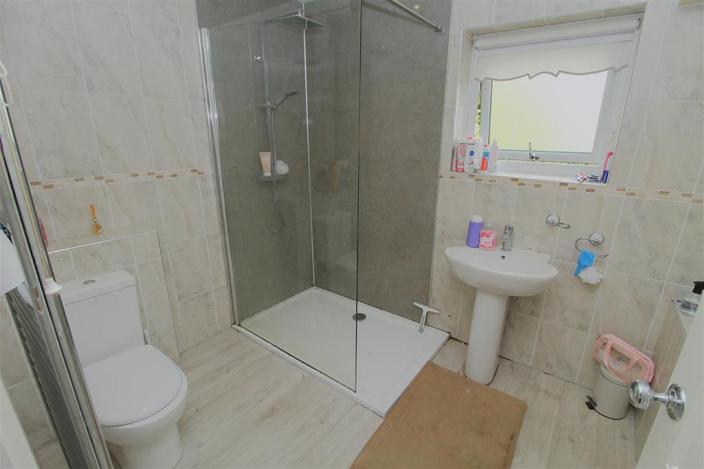 Ensuite1.JPG