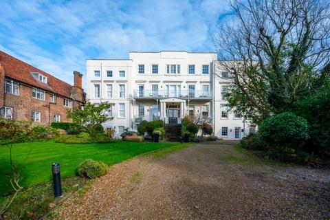 1 bedroom flat for sale, Hampton Court Road, East Molesey, Surrey, KT8